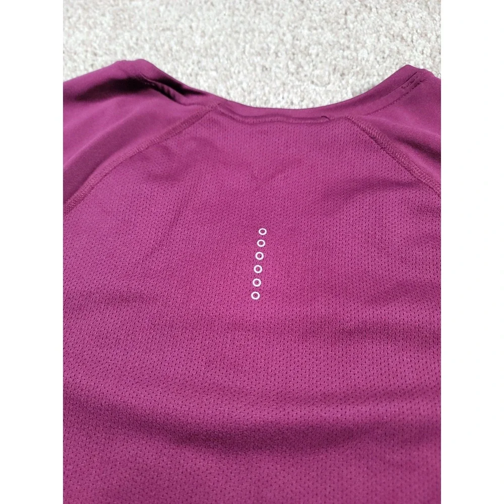 Nike Shirt Womens Medium Purple Running Reflective Swoosh Workout Lightweight